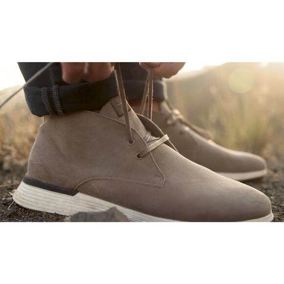 Wolf and Shepherd Men\'s Hybrid Crossover Chukka Italian Suede Boots Shoes